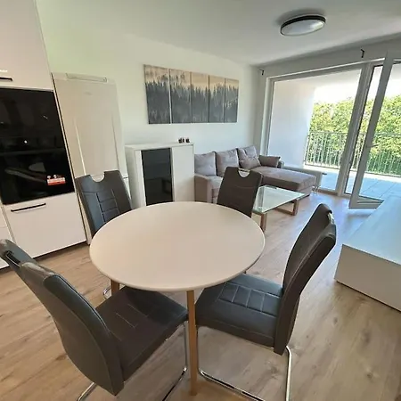 Modern Aparment In Moruse Compex With Free Parking Apartman