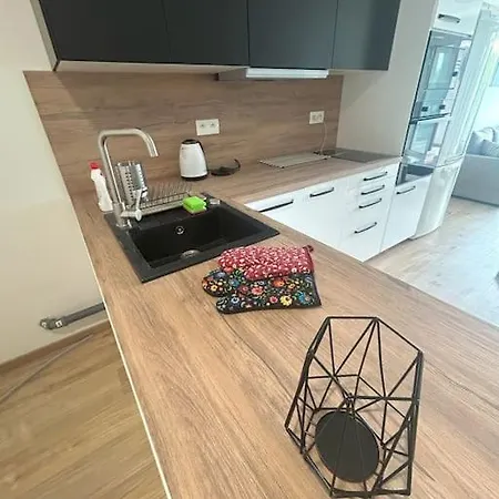 Modern Aparment In Moruse Compex With Free Parking Apartment *