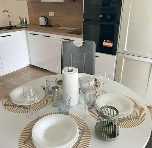Modern Aparment In Moruse Compex With Free Parking Apartmán *